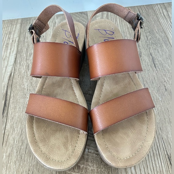 Blowfish brown strappy chunky wedge platform heel. Size 9. Like new condition. - Picture 1 of 5